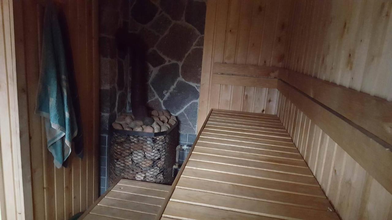 Parila Holiday House With Sauna 外观 照片